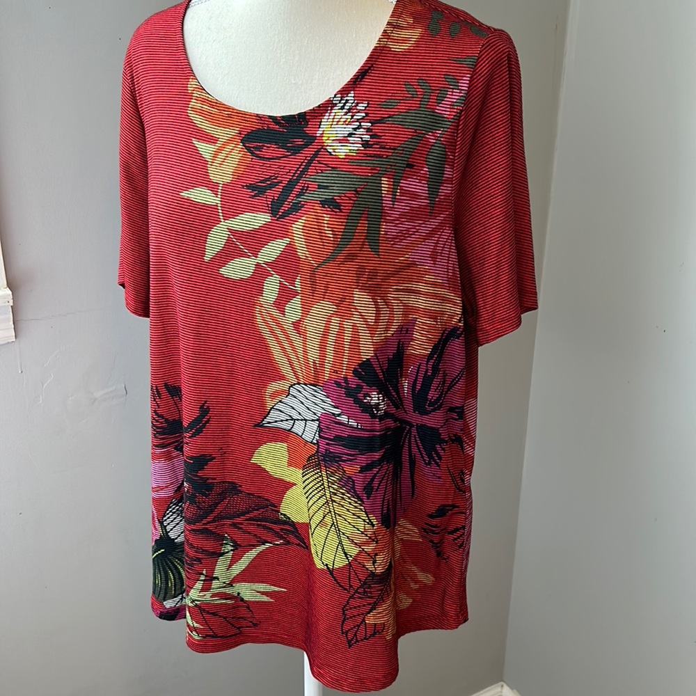 CJ Banks floral print short sleeve tshirt - Picture 2 of 5